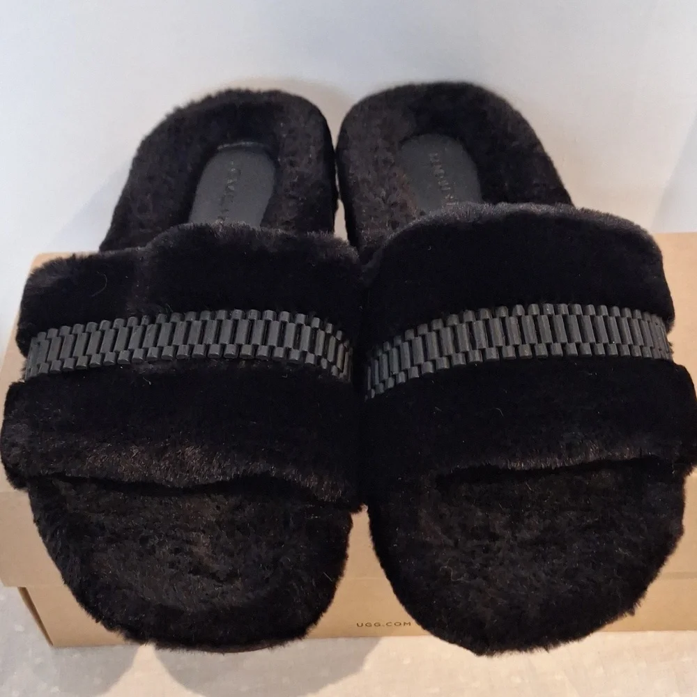 Kendall + Kylie Black Fuzzy Slide Sandals Size 9